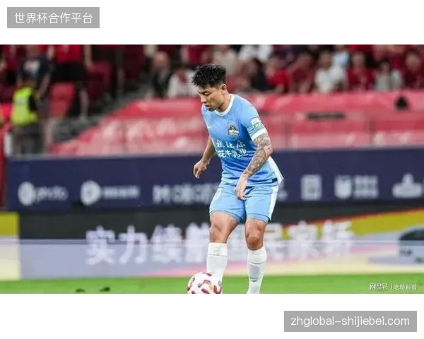 河南队依靠王上源与何超的双后腰配置稳定防守，有效弥补了球队边后卫位置的防守短板